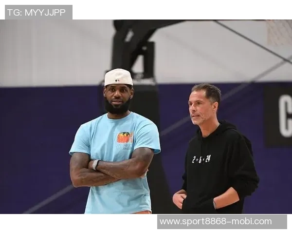 里斯詹姆斯在更衣室发挥重要作用成为球队管理的标杆人物 里斯詹姆斯在更衣室发挥重要作用成为球队管理的标杆人物